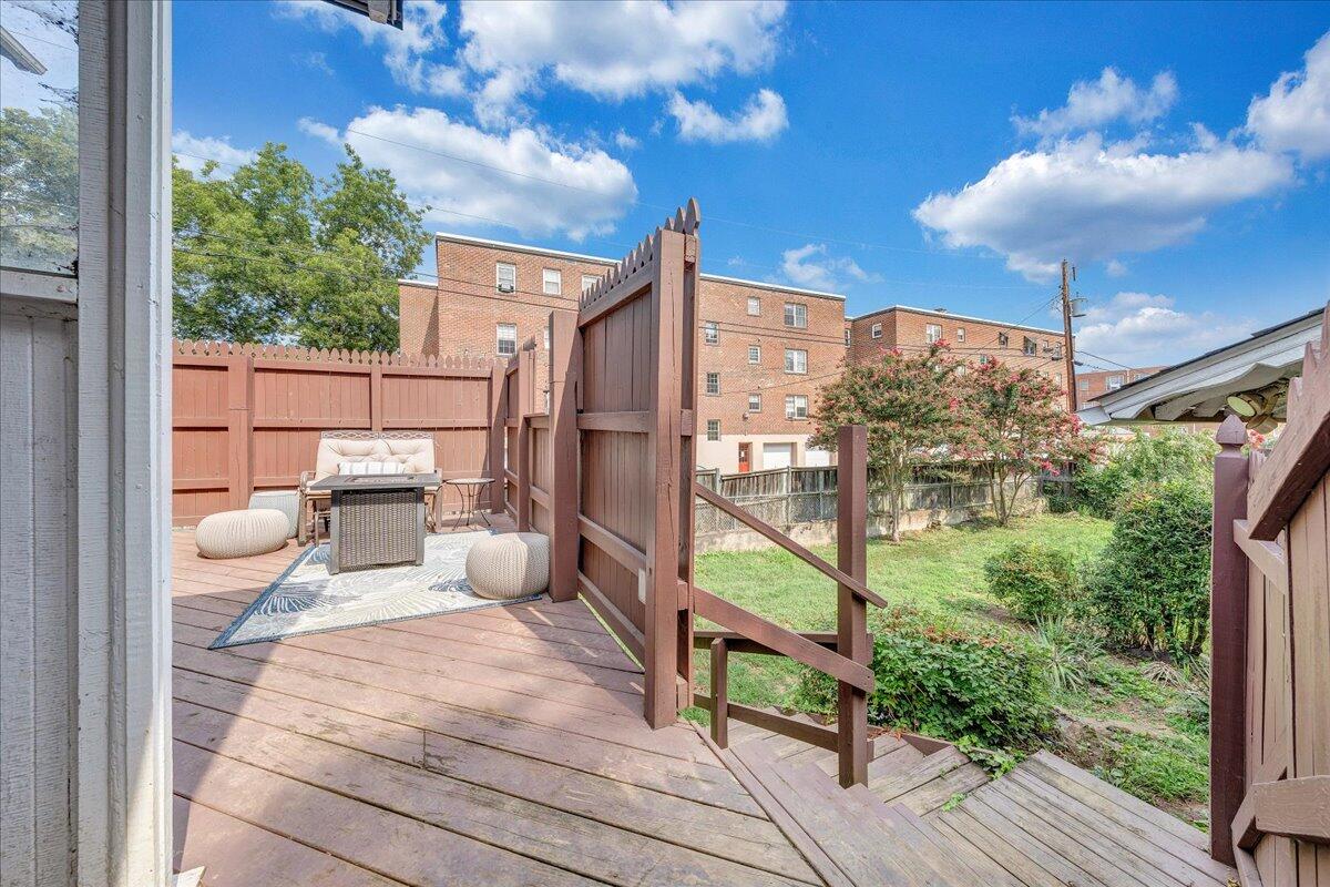 1917 Sherwood AVE SW