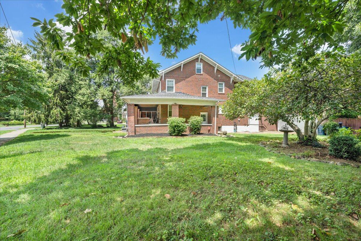 1917 Sherwood AVE SW
