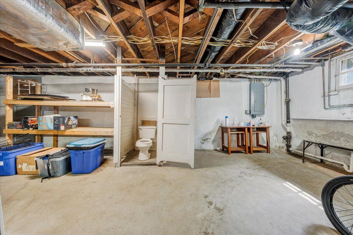 1917 Sherwood AVE SW
