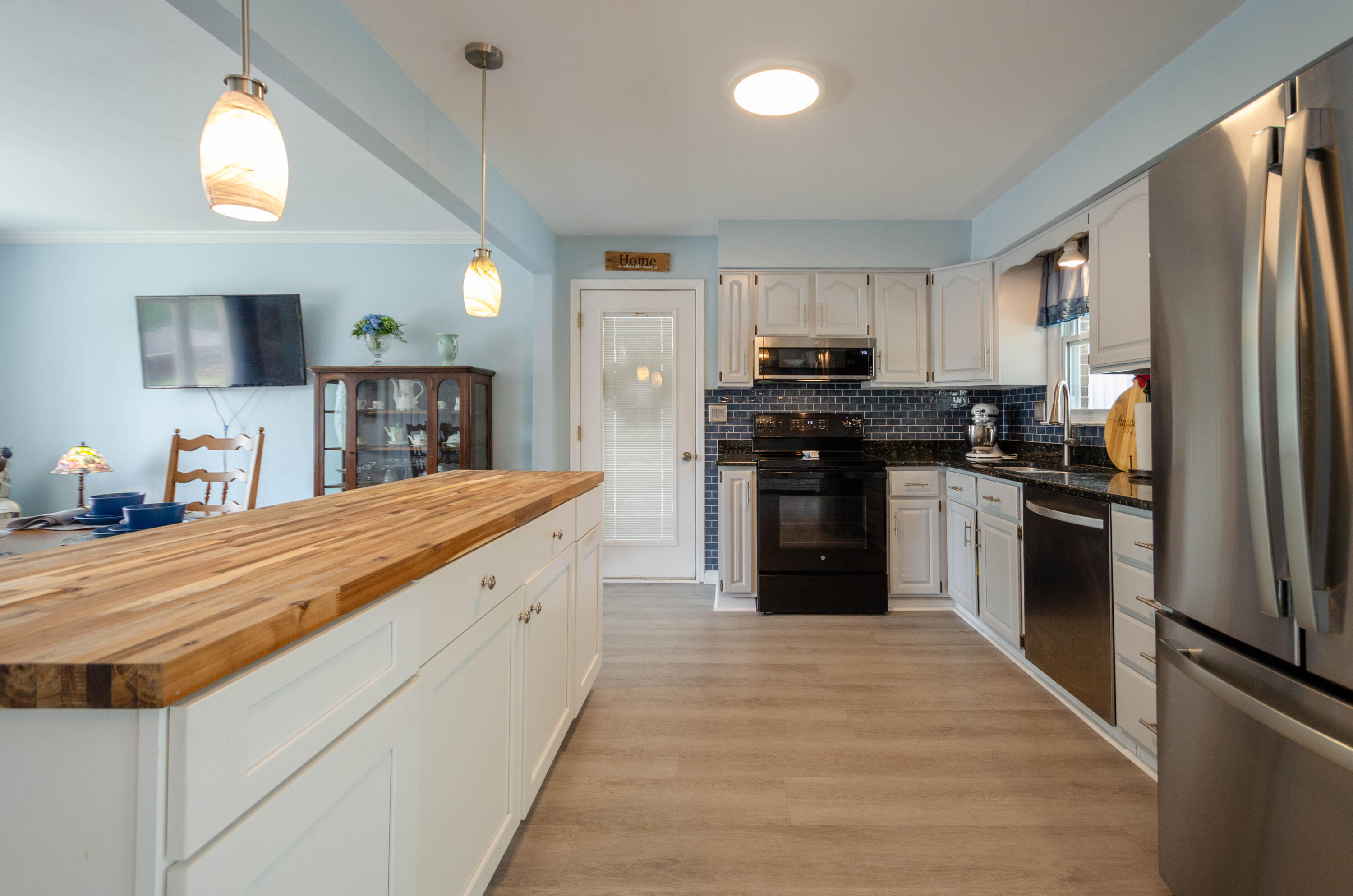 946 Estates RD SE