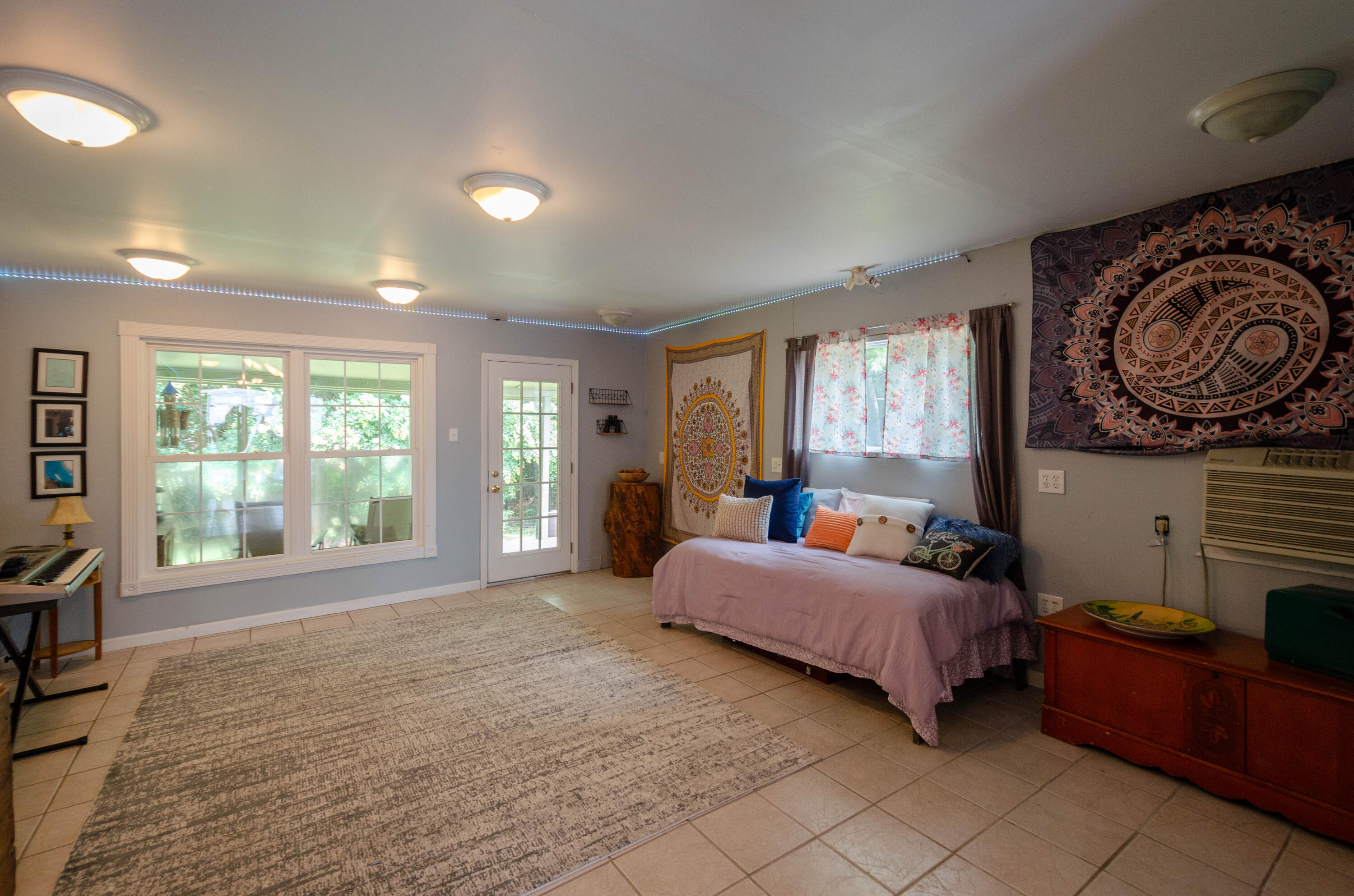 946 Estates RD SE