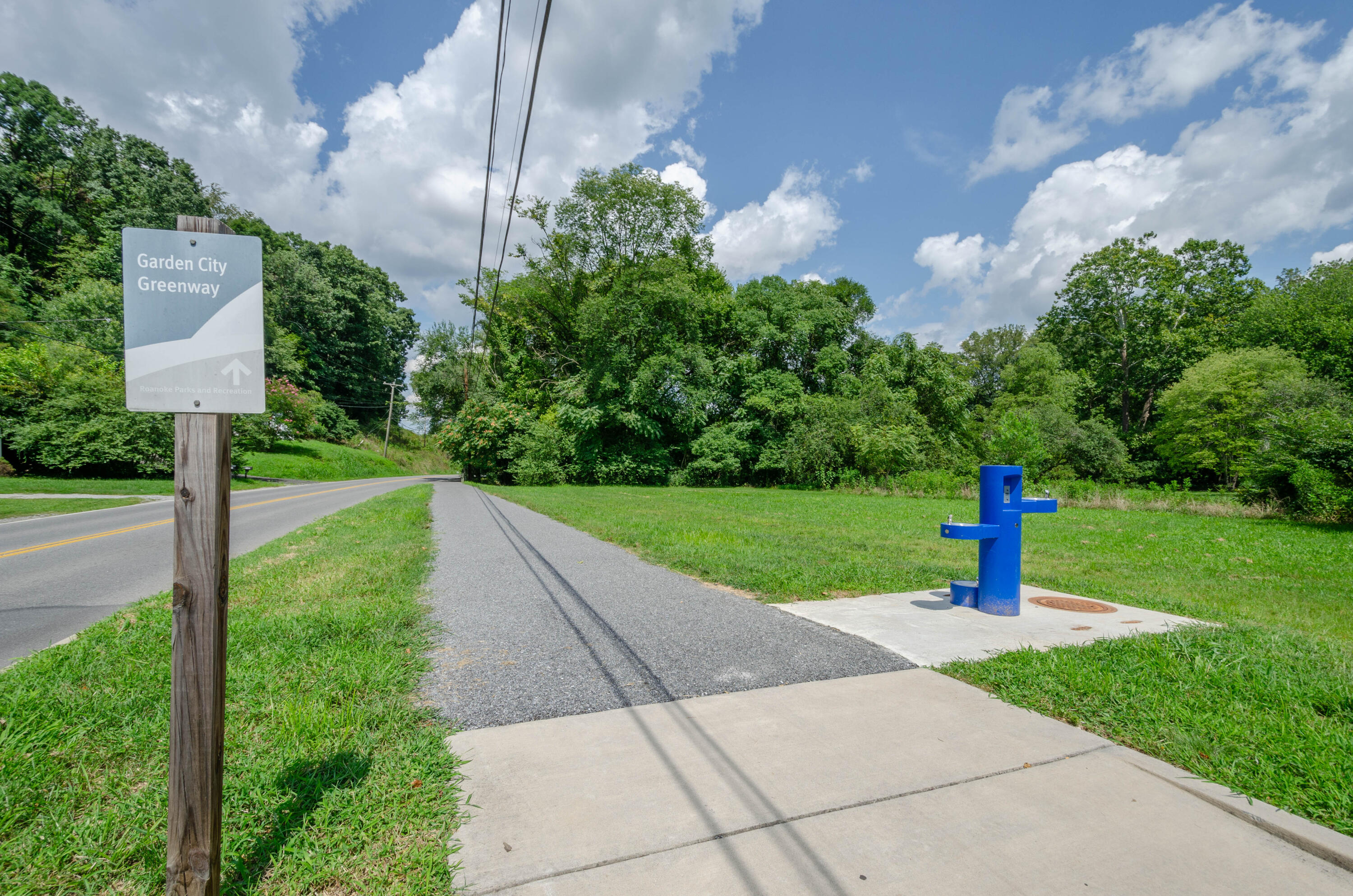 946 Estates RD SE