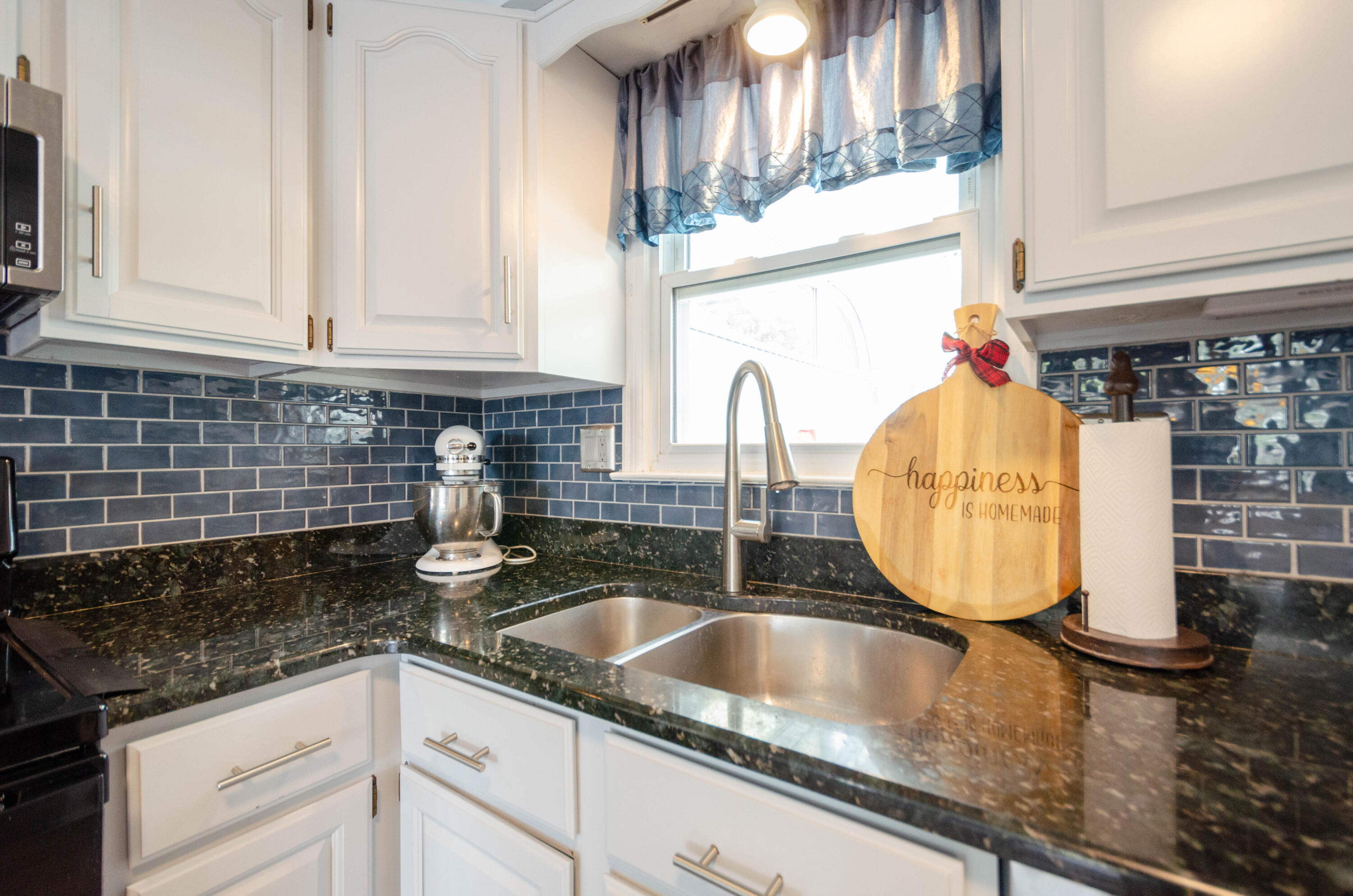 946 Estates RD SE