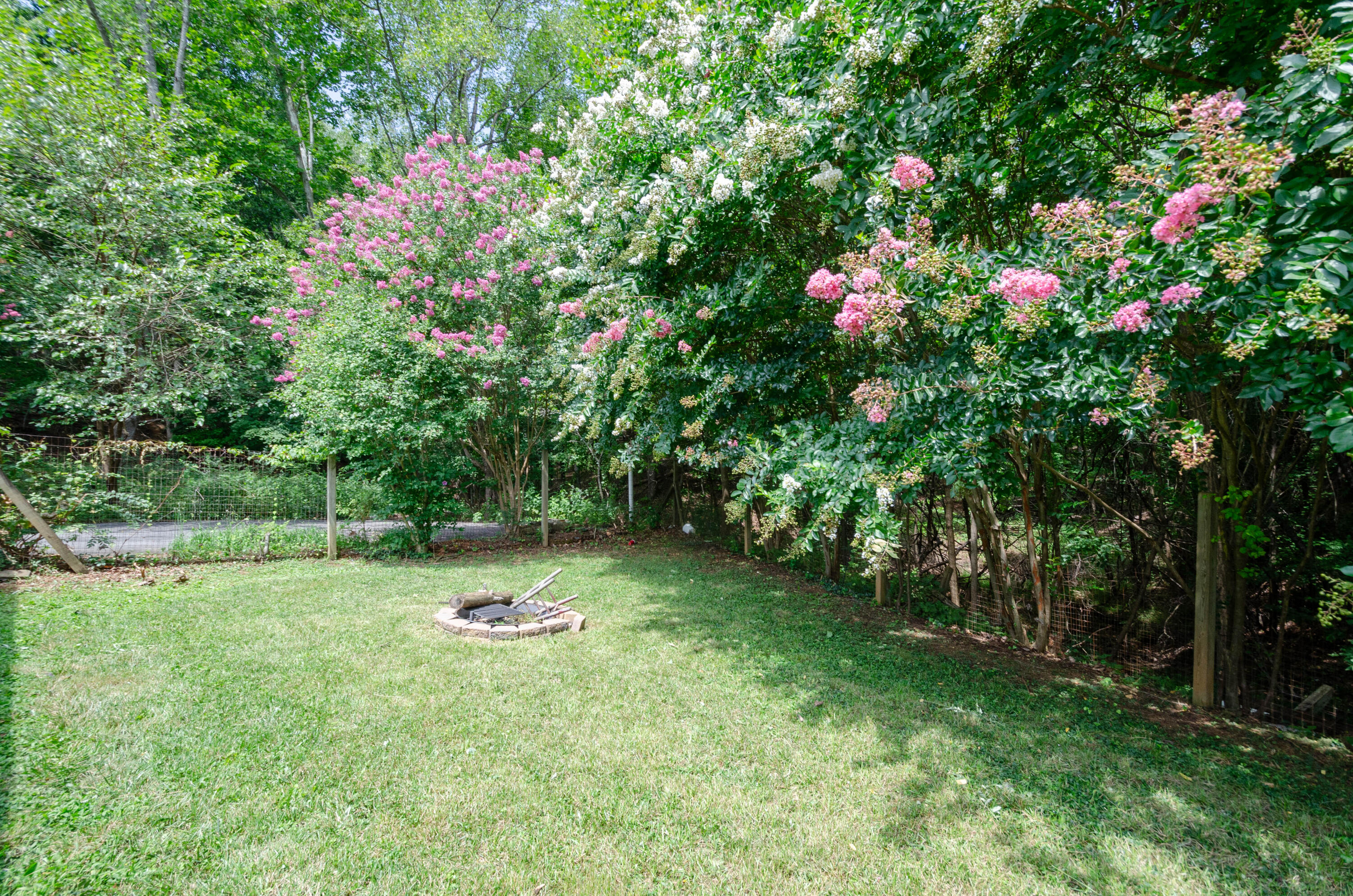 946 Estates RD SE