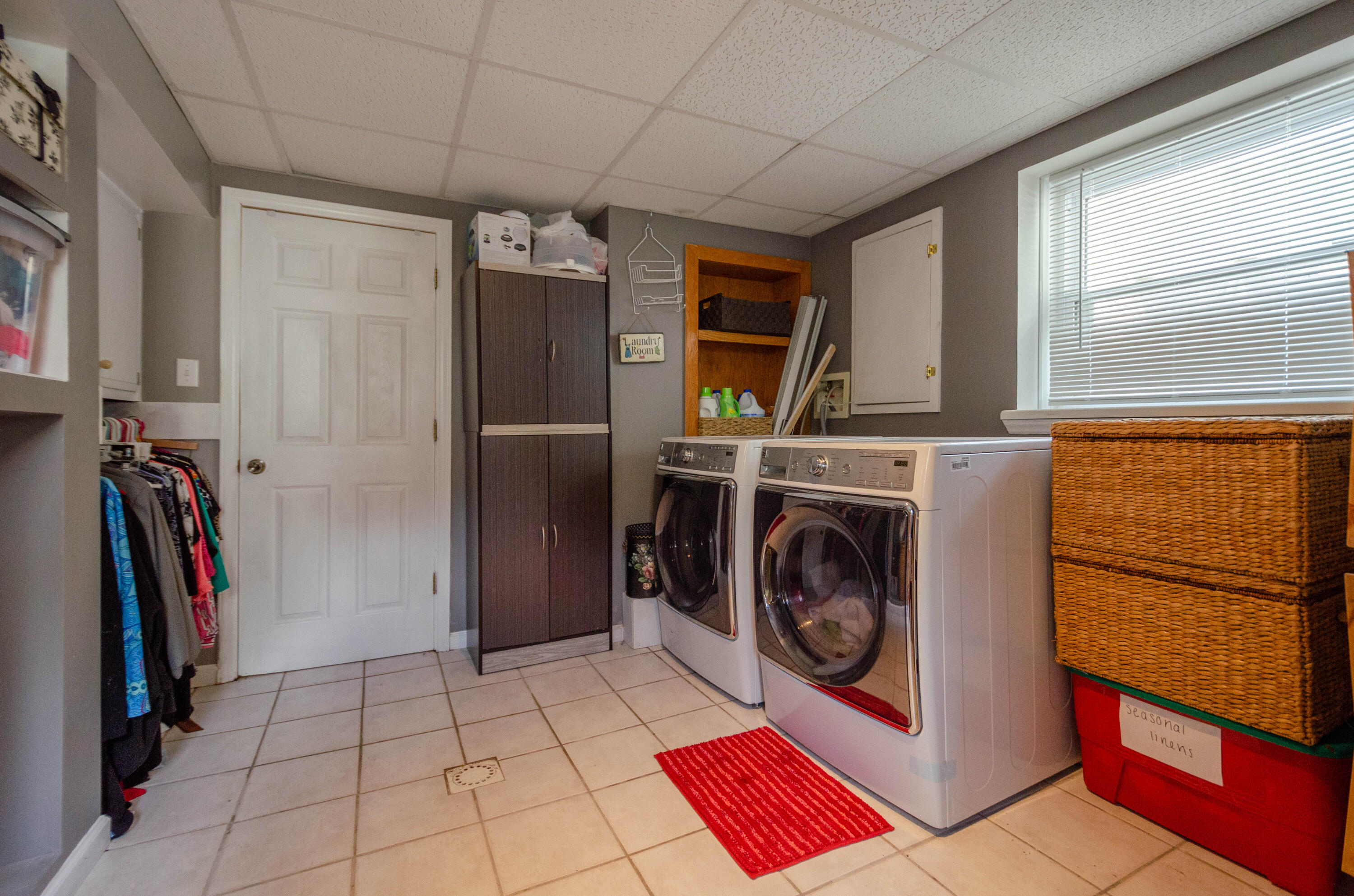 946 Estates RD SE