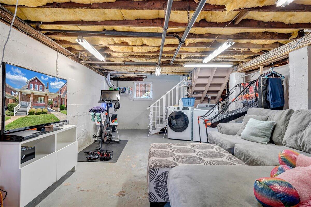 2708 Guilford AVE SW