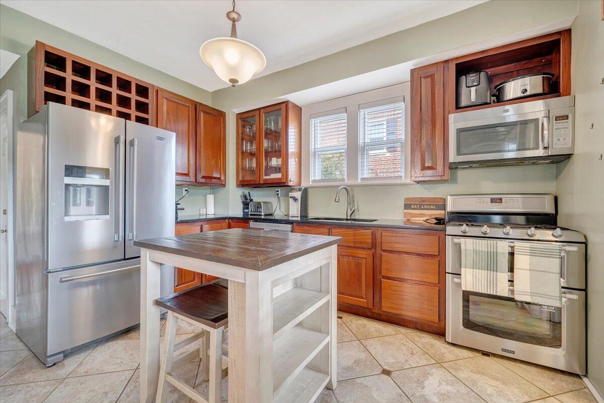2708 Guilford AVE SW