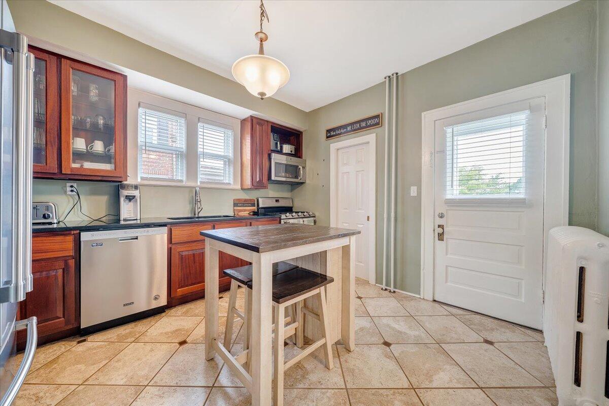 2708 Guilford AVE SW