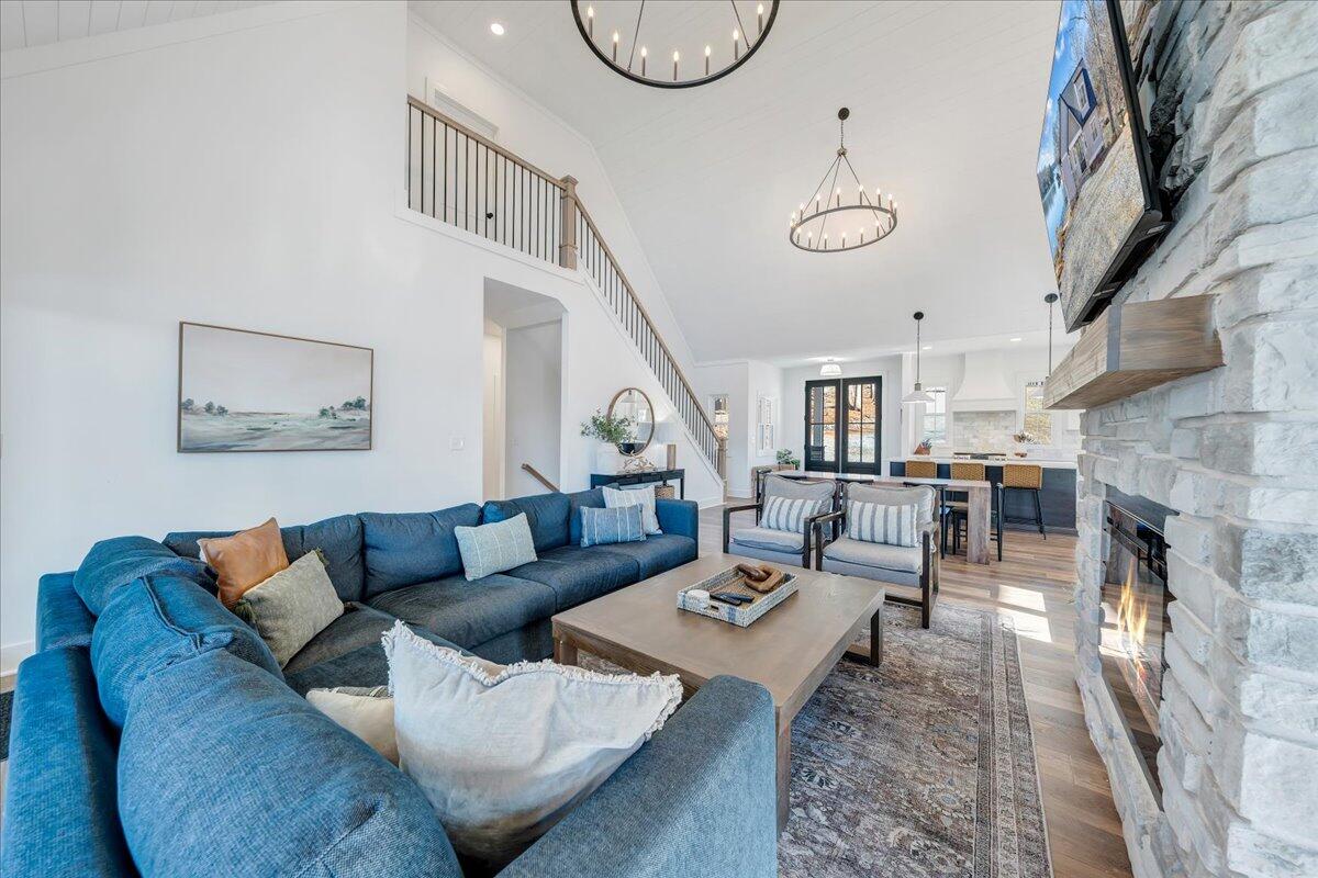 173 Compass Cove CIR