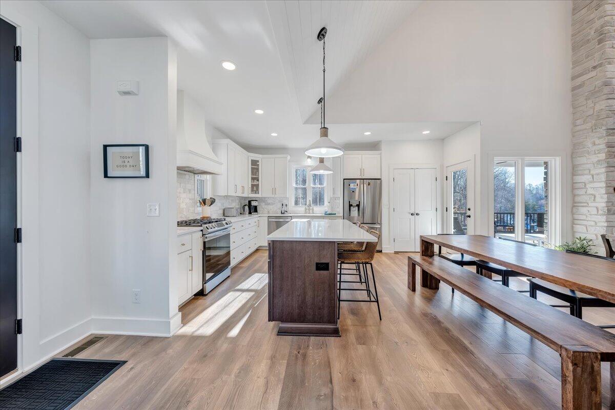 173 Compass Cove CIR