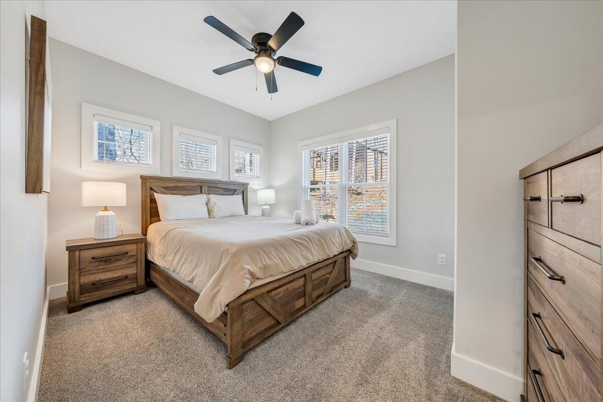 173 Compass Cove CIR