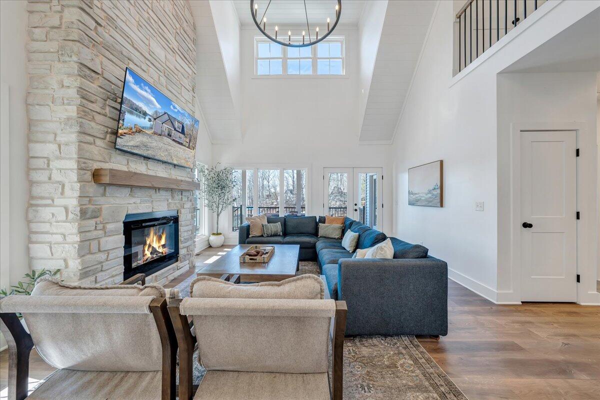 173 Compass Cove CIR