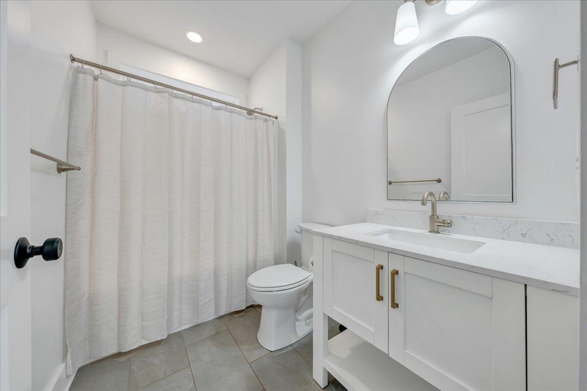 173 Compass Cove CIR