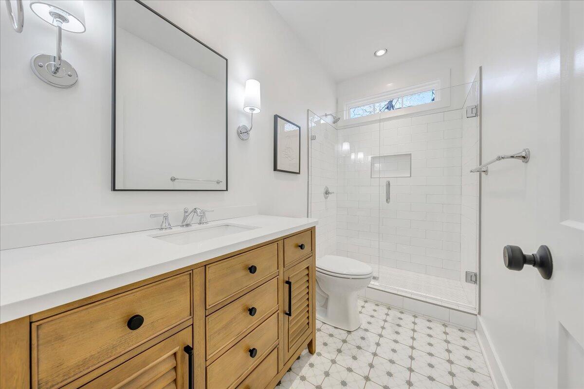 173 Compass Cove CIR