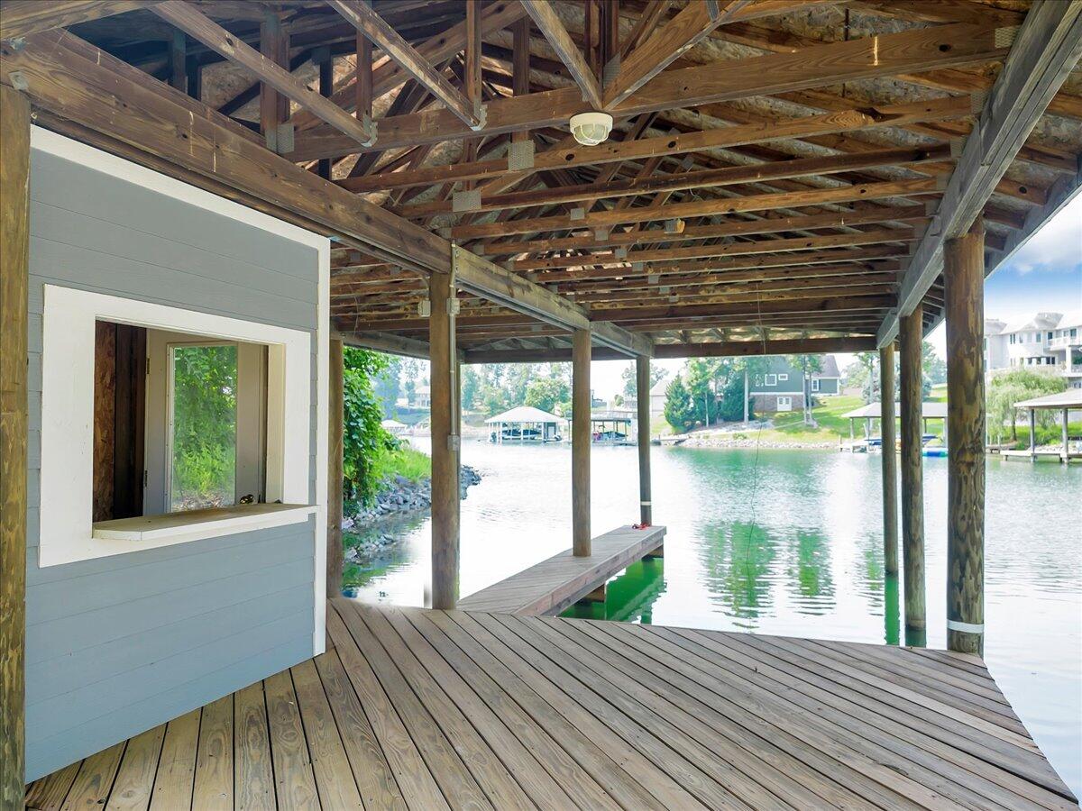 173 Compass Cove CIR