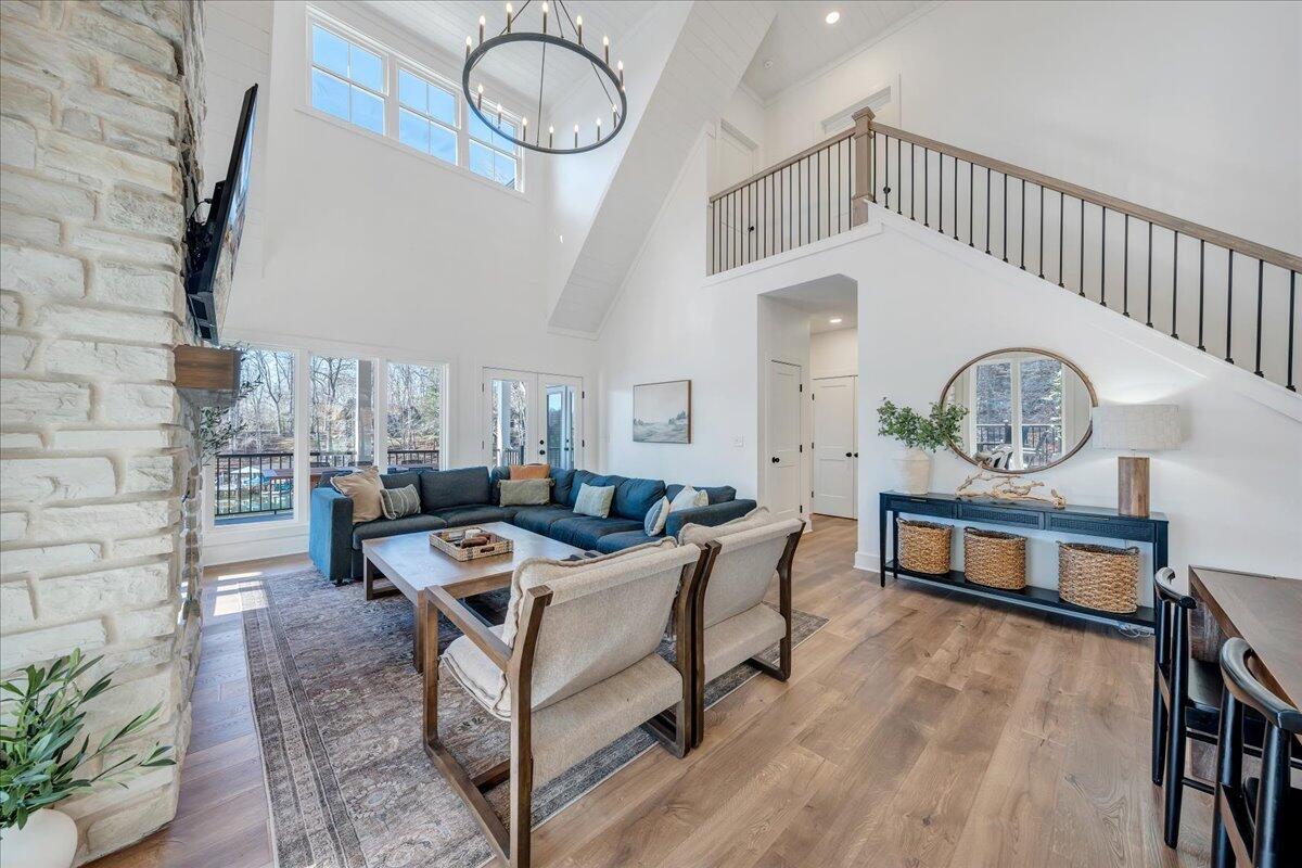 173 Compass Cove CIR