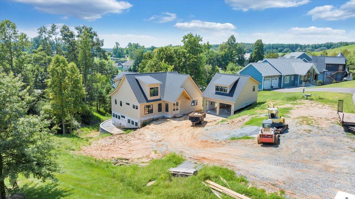 173 Compass Cove CIR