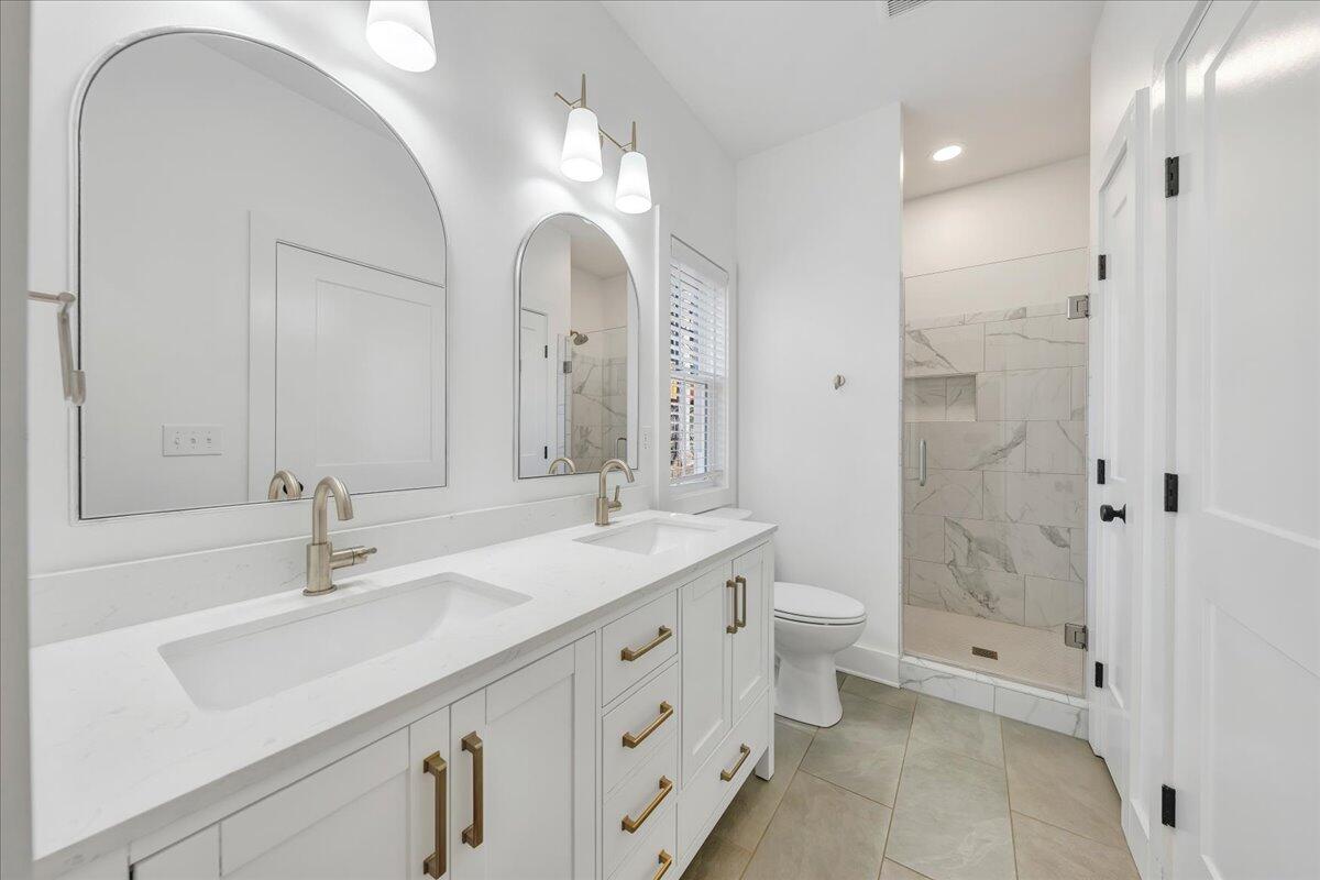 173 Compass Cove CIR