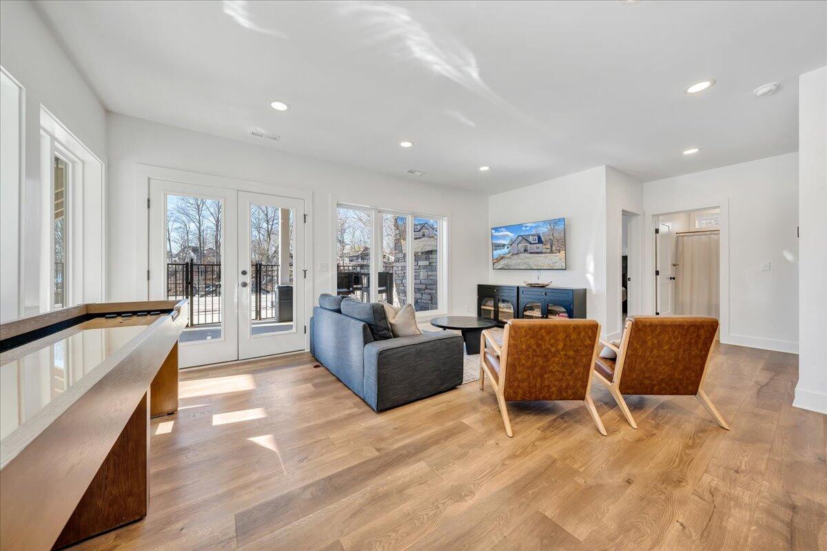 173 Compass Cove CIR