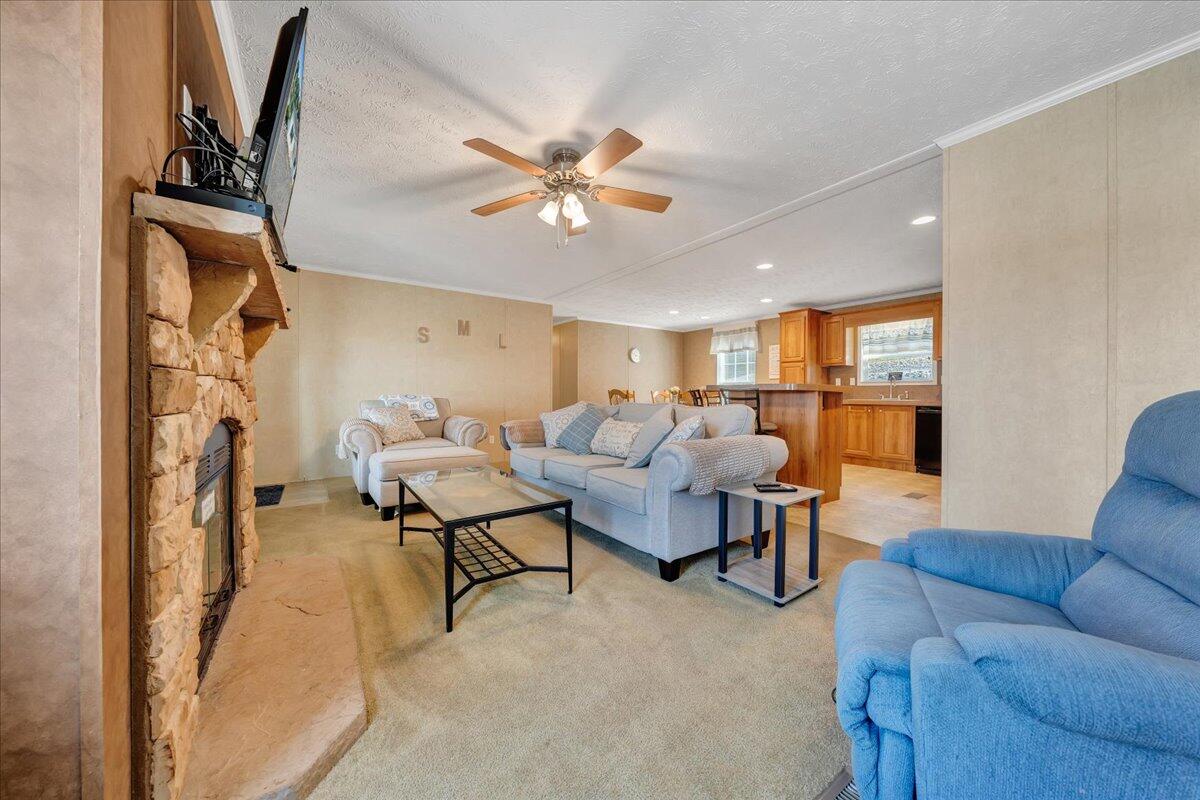1492 Kaseys Lakeview DR