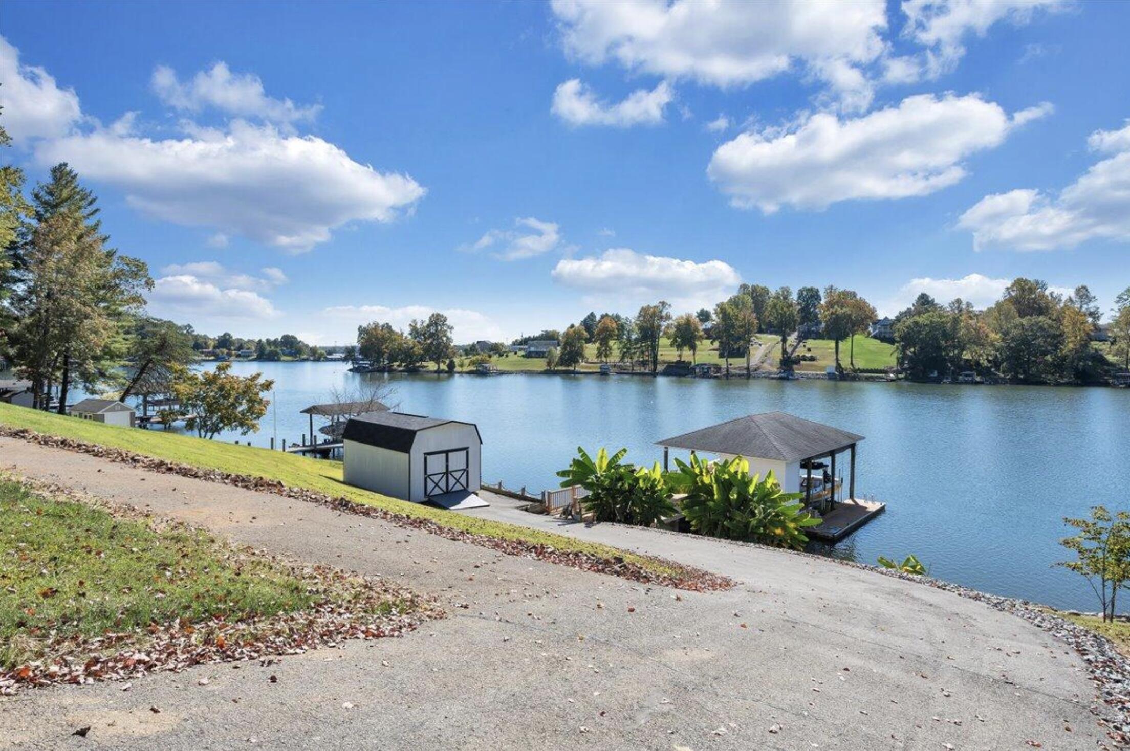1492 Kaseys Lakeview DR
