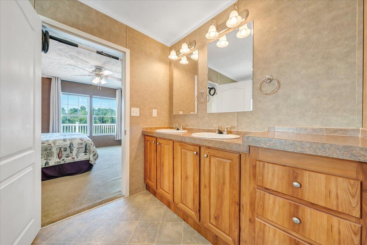 1492 Kaseys Lakeview DR