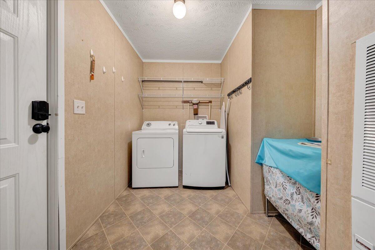 1492 Kaseys Lakeview DR