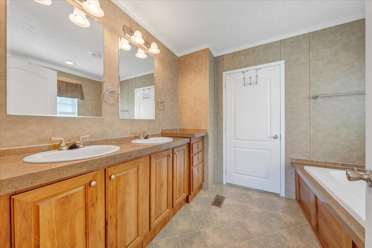 1492 Kaseys Lakeview DR