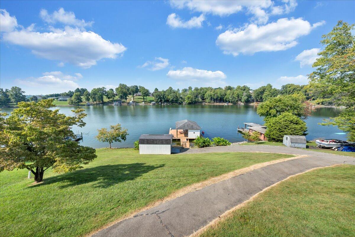 1492 Kaseys Lakeview DR