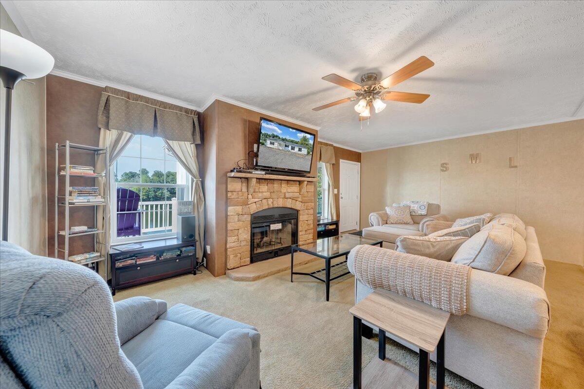 1492 Kaseys Lakeview DR
