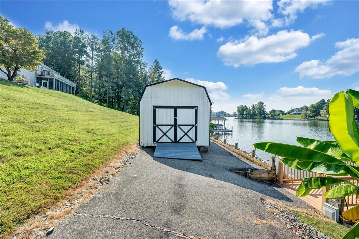 1492 Kaseys Lakeview DR