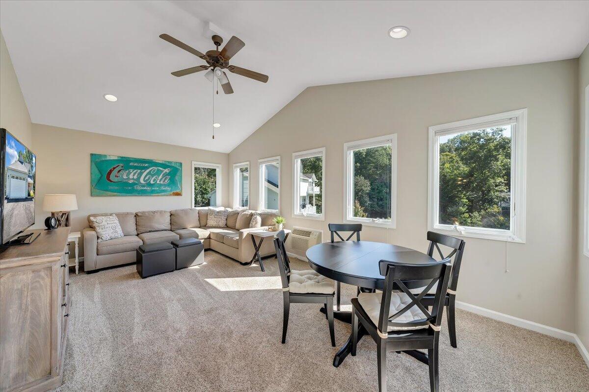 109 Hillview DR