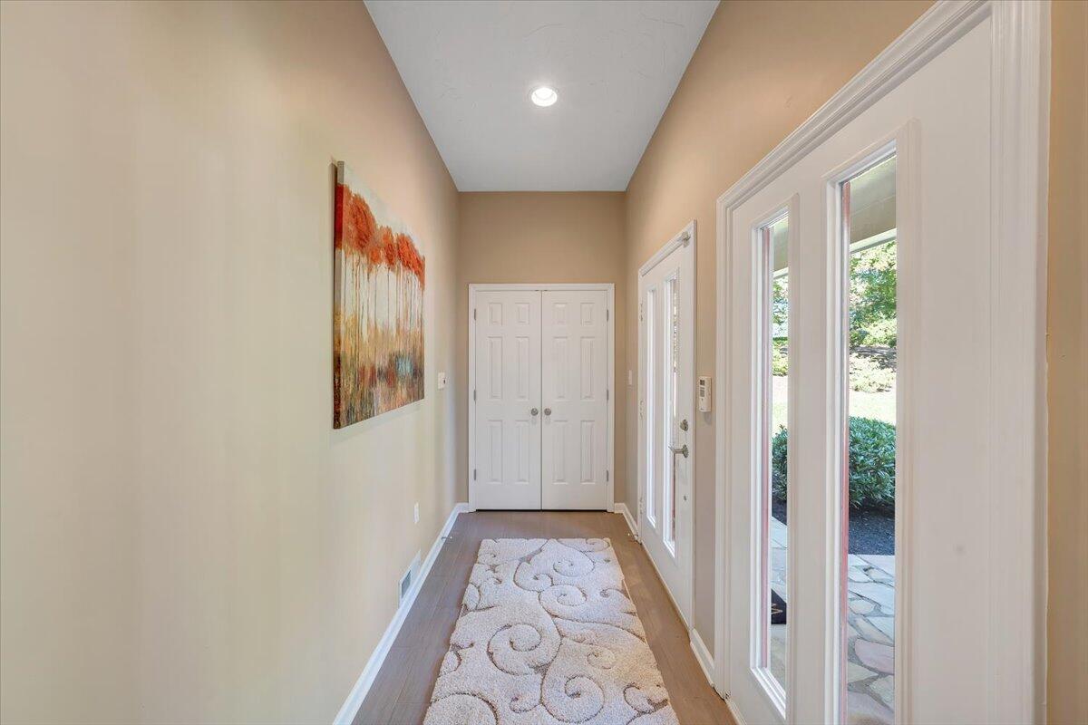 109 Hillview DR