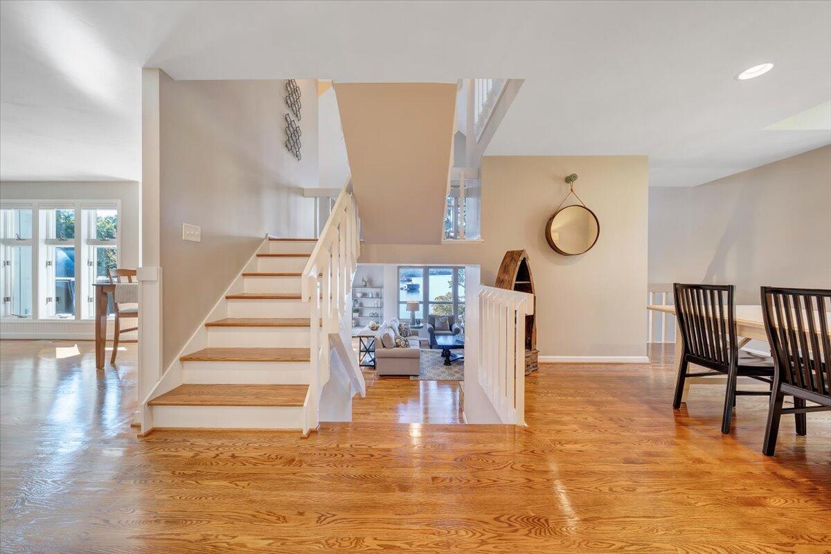 109 Hillview DR