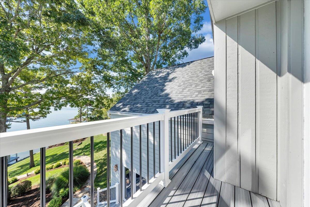 109 Hillview DR