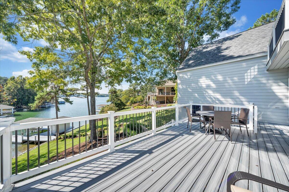 109 Hillview DR