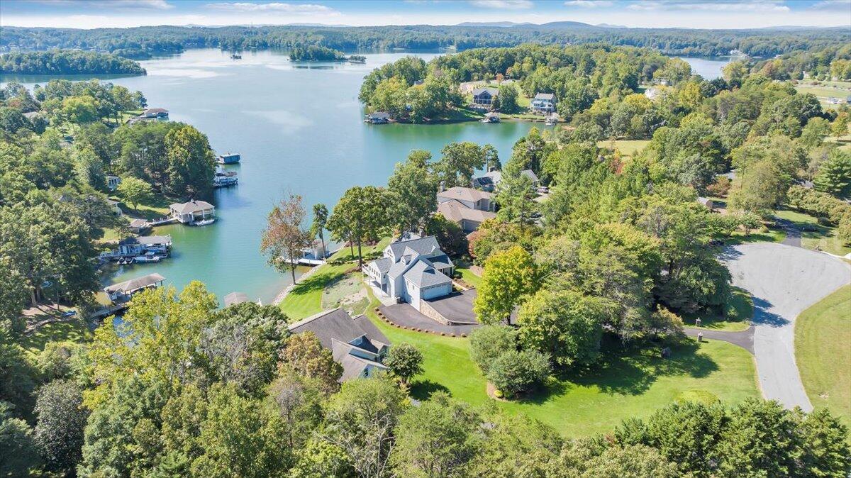 109 Hillview DR