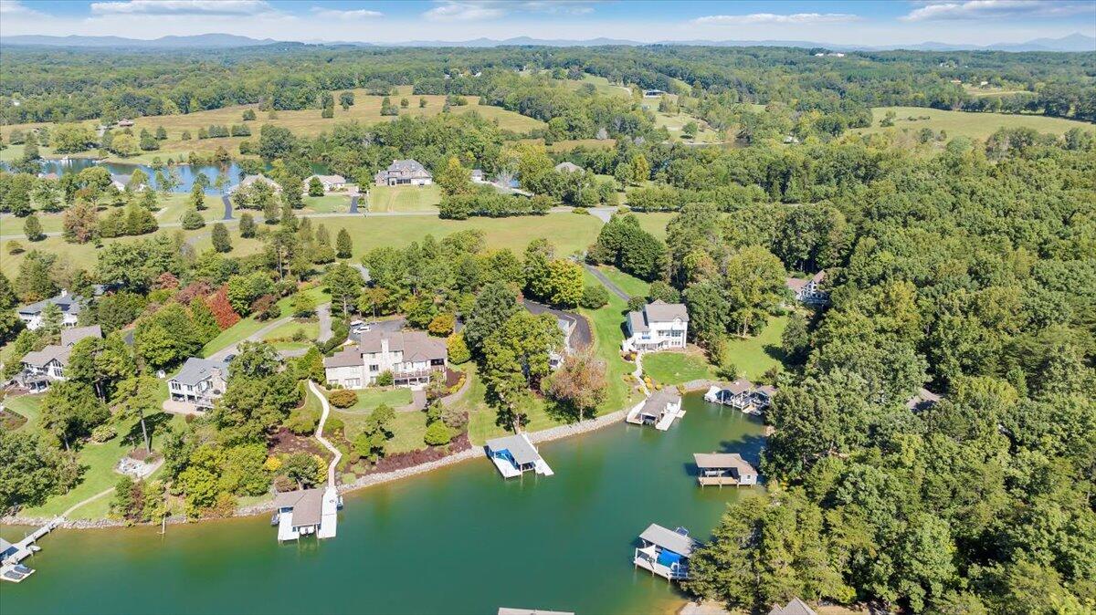 109 Hillview DR