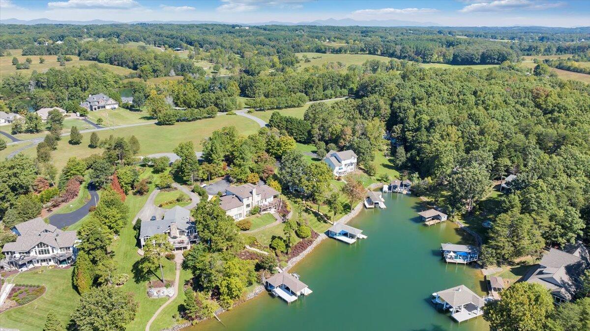 109 Hillview DR