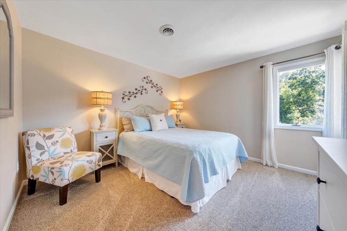 109 Hillview DR