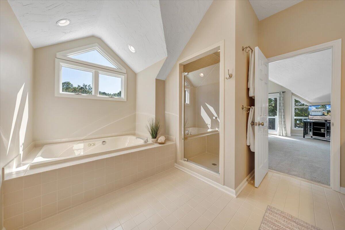 109 Hillview DR