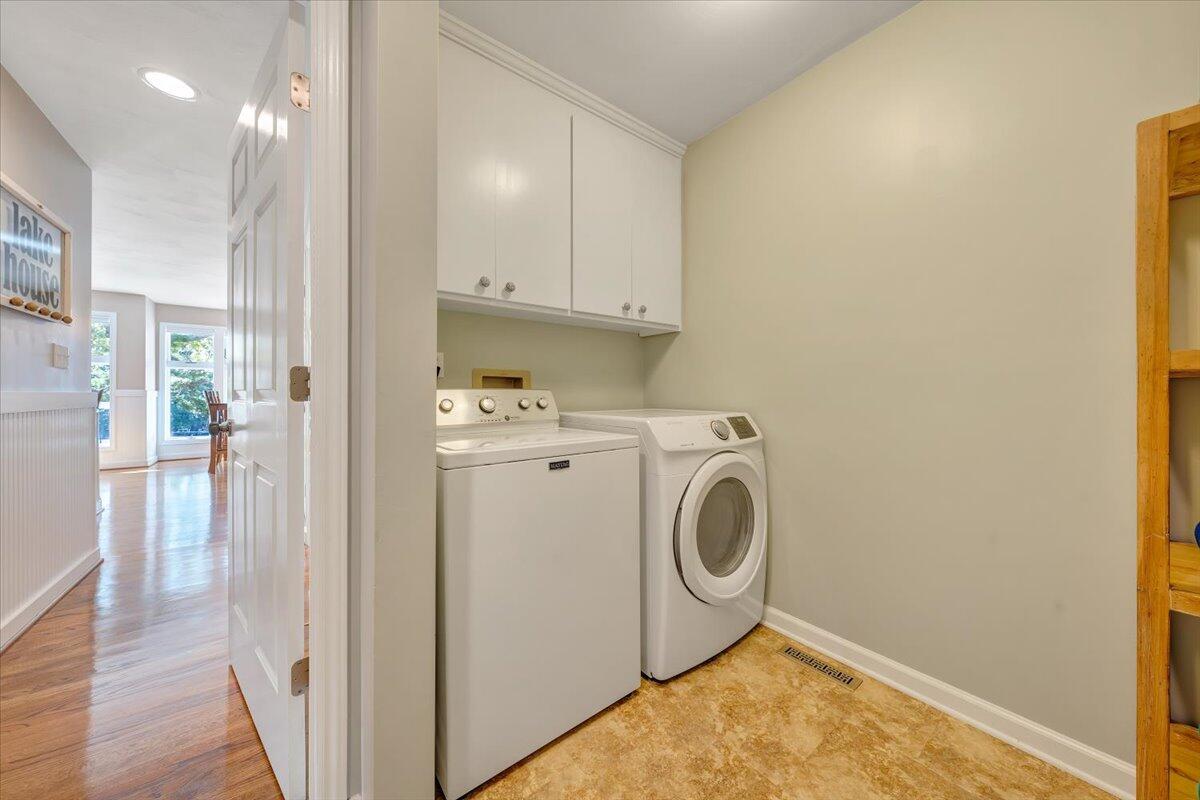 109 Hillview DR