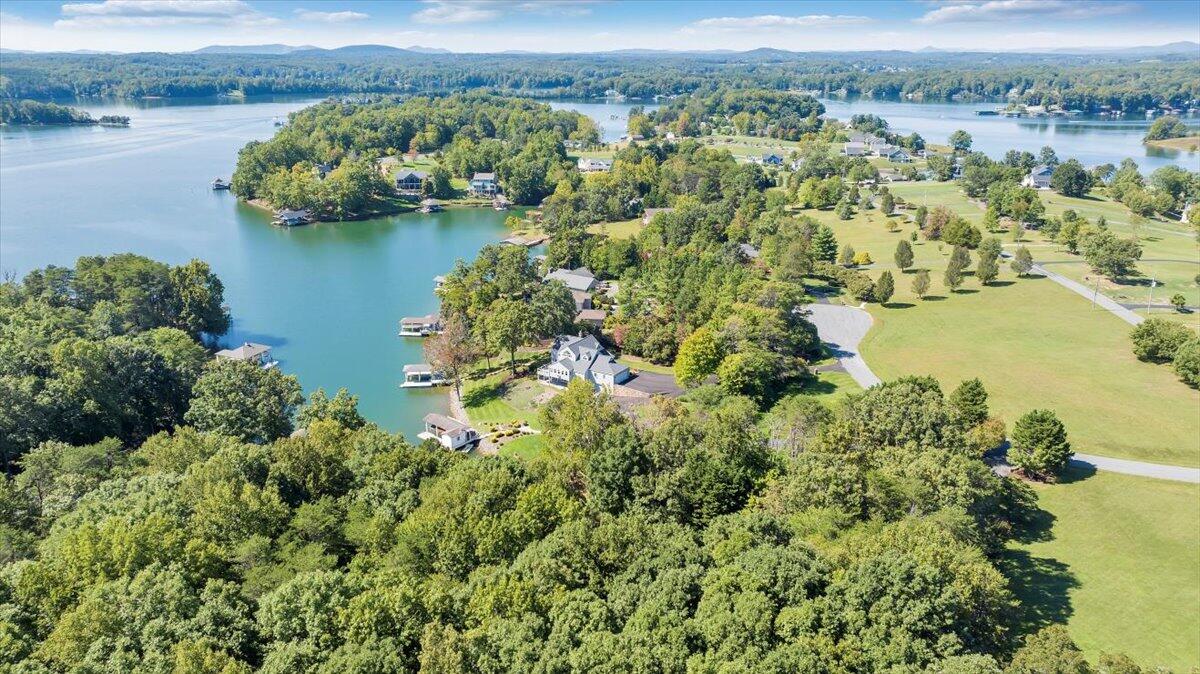 109 Hillview DR