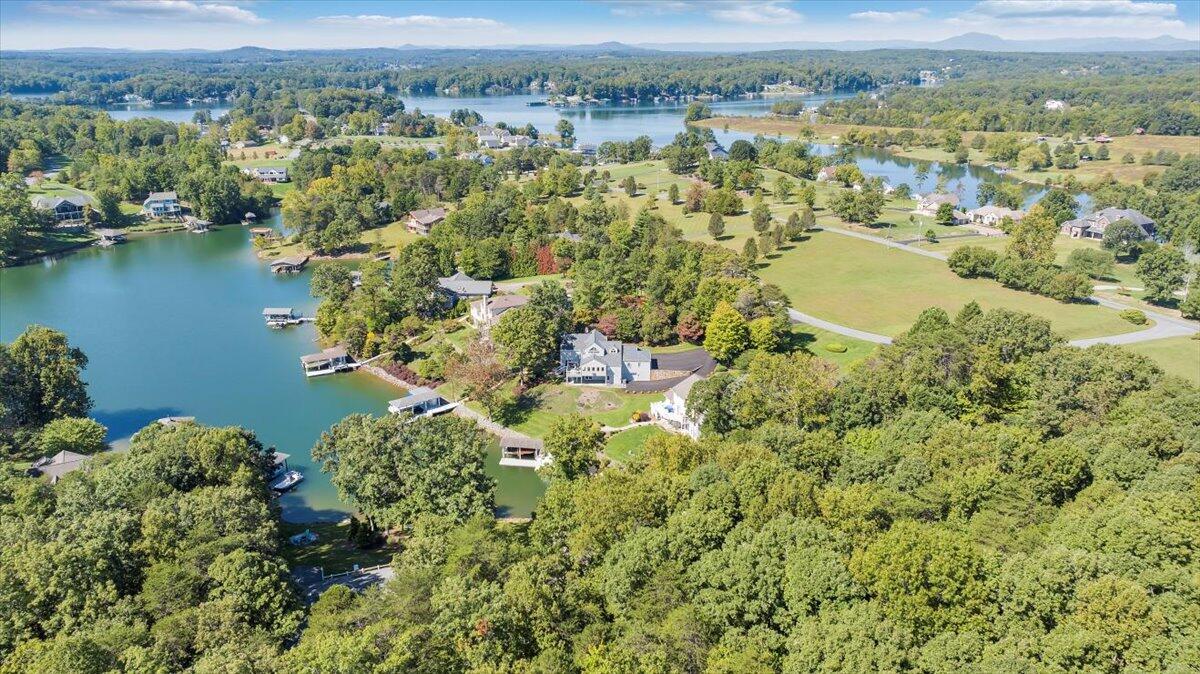 109 Hillview DR