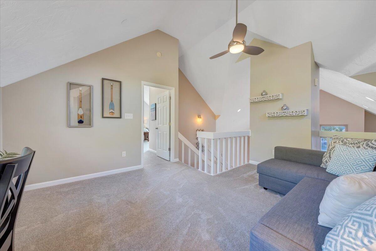 109 Hillview DR