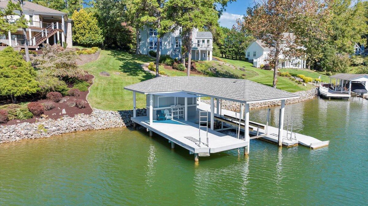 109 Hillview DR