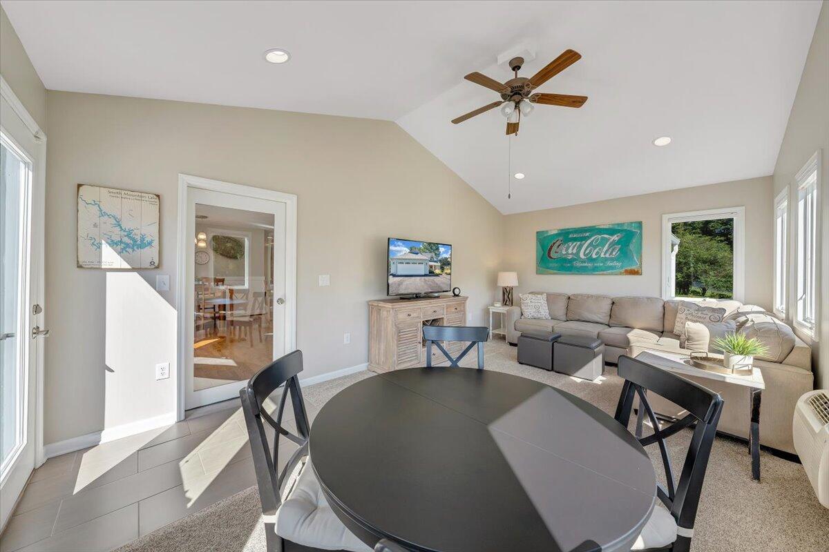 109 Hillview DR
