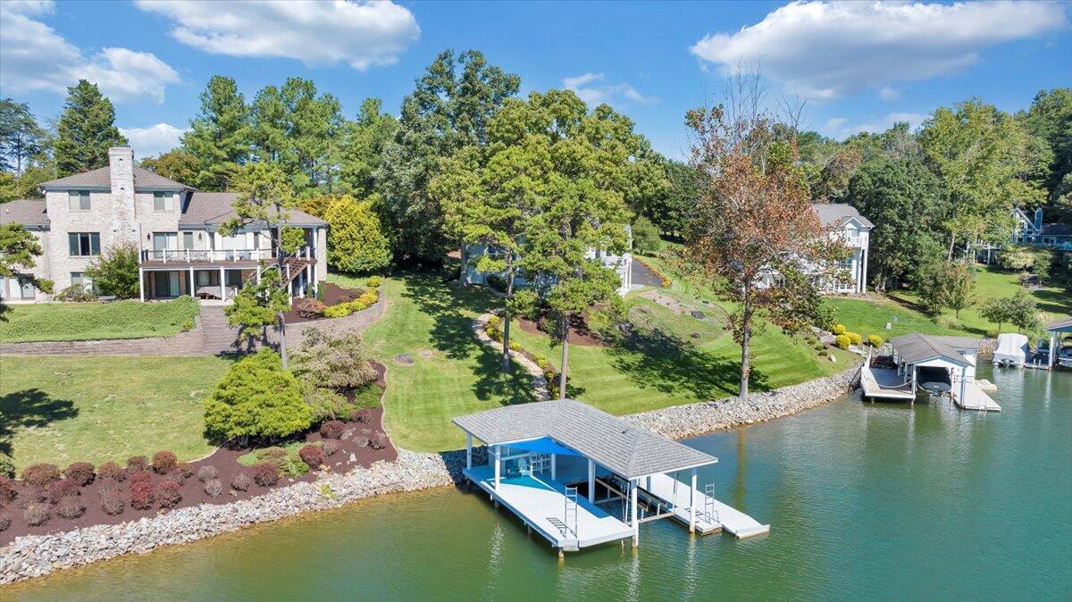 109 Hillview DR