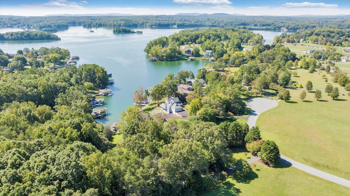 109 Hillview DR