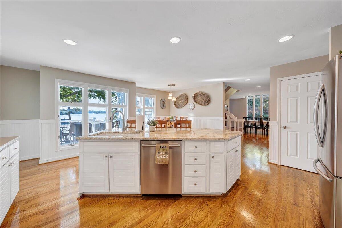 109 Hillview DR